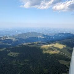 Flugwegposition um 15:30:45: Aufgenommen in der Nähe von Gemeinde Rettenegg, 8674 Rettenegg, Österreich in 2335 Meter